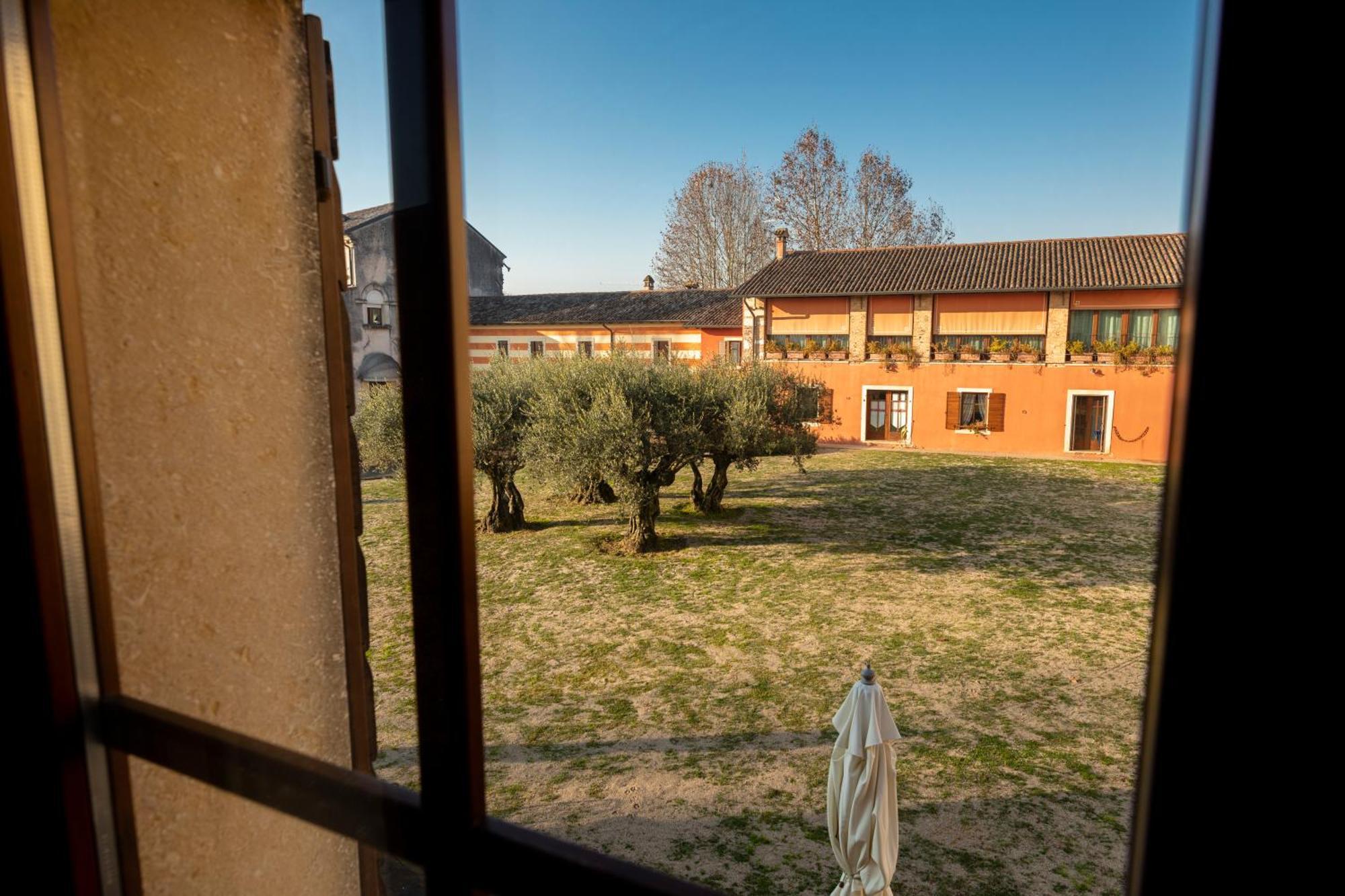 Гостевой дом Musella Winery & Relais Сан-Мартино-Буон-Альберго Экстерьер фото